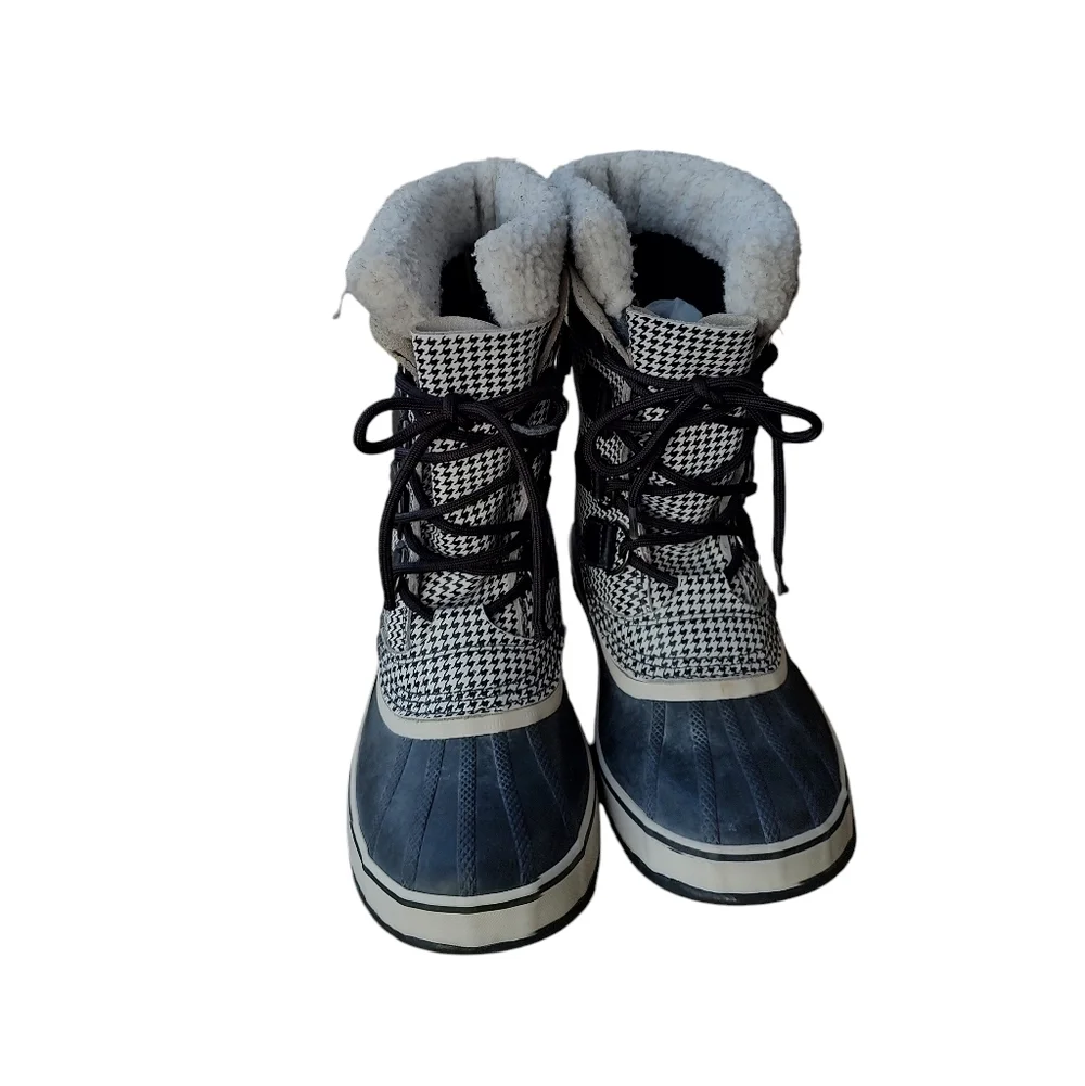 Sorel Joan Of Arctic Black and White Houndstooth Waterproof Winter Lace Up Boots